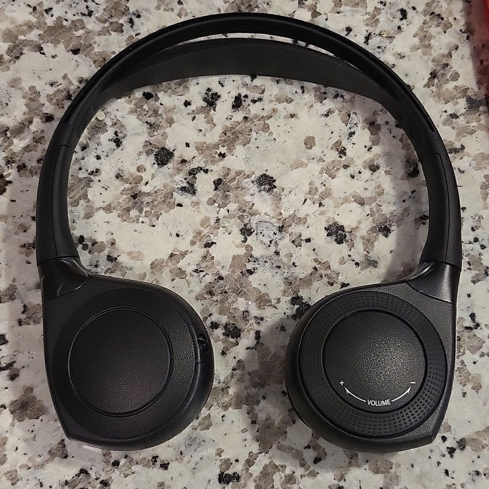 2019 Honda Odyssey Pilot Rear Entertainment DVD Remote Control OEM and Headphone - Picture 5 of 5